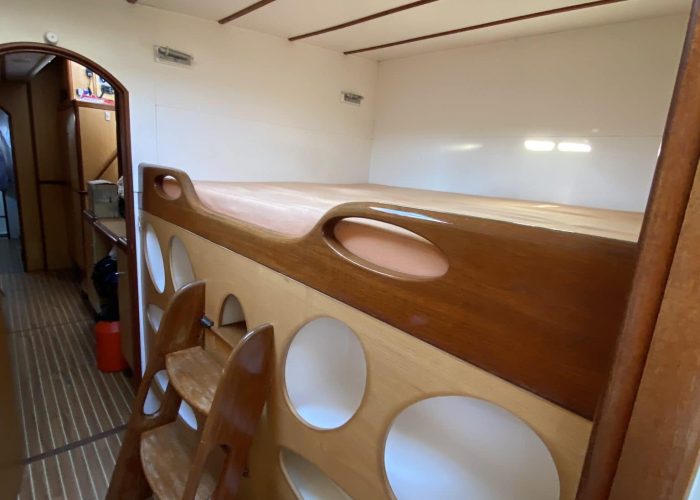 58329028-19DA-416D-99A9-3028A133E2FC